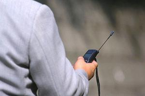 uhfの周波数帯の電波に反応するtag